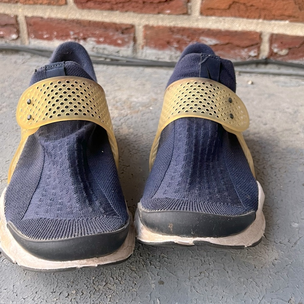 Nike sock dart